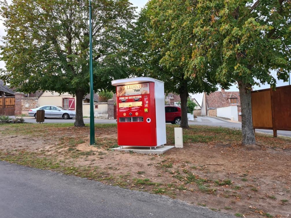 Gite Du Luat Vert-en-Drouais エクステリア 写真